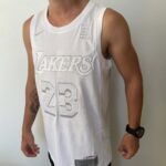 Camiseta Regata NBA - Los Angeles Lakers - Edição Especial - MVP Honra - LeBron James 23 - Branca Nike - Imagem 11