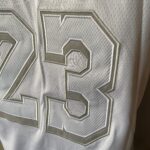 Camiseta Regata NBA - Los Angeles Lakers - Edição Especial - MVP Honra - LeBron James 23 - Branca Nike - Imagem 22