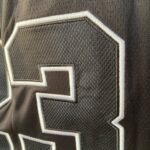 Camiseta Regata Basquete NBA Swingman - Chicago Bulls - Edição Especial - MVP Anéis - Edição Especial - Michael Jordan 23 - Preta Jordan - Imagem 22