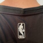 Camiseta Regata Basquete NBA Swingman - Chicago Bulls - Edição Especial - MVP Anéis - Edição Especial - Michael Jordan 23 - Preta Jordan - Imagem 23