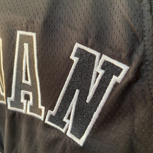 Camiseta Regata Basquete NBA Swingman - Chicago Bulls - Edição Especial - MVP Anéis - Edição Especial - Michael Jordan 23 - Preta Jordan - Imagem 24