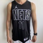 Camiseta Regata NBA Brooklyn Nets Kyrie Irving 11 Statement Edition Preta 2023 Jordan
