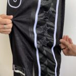 Camiseta Regata NBA Brooklyn Nets Kyrie Irving 11 Statement Edition Preta 2023 Jordan - Imagem 5