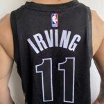 Camiseta Regata NBA Brooklyn Nets Kyrie Irving 11 Statement Edition Preta 2023 Jordan - Imagem 7