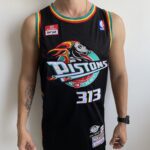 Camiseta Regata NBA Mitchell & Ness - Detroit Pistons - Slim Shady 313 - Edição Especial - NBA Remix - Colab Parceria Eminem - Preta