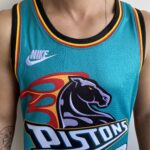 Camiseta Regata Basquete NBA Swingman Detroit Pistons Cade Cunningham 2 Classic Edition Verde 2023 Nike - Imagem 4
