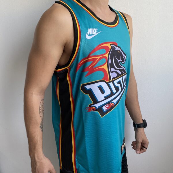 Camiseta Regata Basquete NBA Swingman Detroit Pistons Cade Cunningham 2 Classic Edition Verde 2023 Nike - Imagem 7