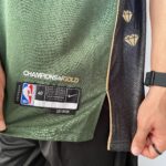 Camiseta Regata Basquete NBA Swingman Boston Celtics 0 Jayson Tatum City Edition Verde Dourada - Versão Especial - Bill Russell - 2023 Nike - Imagem 9