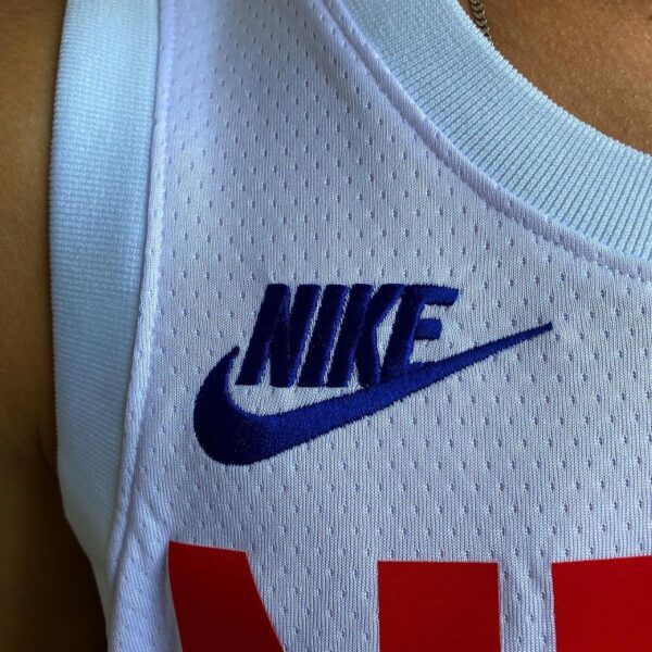 Camiseta Regata Basquete NBA Swingman Brooklyn Nets Durant 7 Classic Edition Branca 2023 Nike - Imagem 4