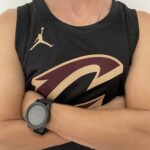 Camiseta Regata Basquete NBA Swingman Cleveland Cavaliers - Cavs - Donovan Mitchell 45 Statement Edition Preta 2023 Jordan - Imagem 2