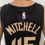 Camiseta Regata Basquete NBA Swingman Cleveland Cavaliers - Cavs - Donovan Mitchell 45 Statement Edition Preta 2023 Jordan - Imagem 9