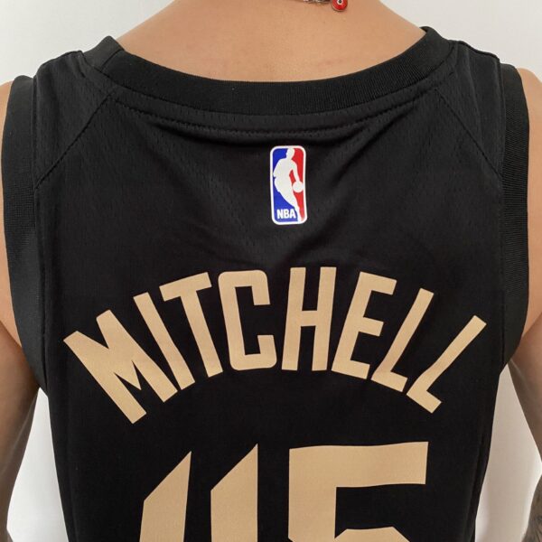 Camiseta Regata Basquete NBA Swingman Cleveland Cavaliers - Cavs - Donovan Mitchell 45 Statement Edition Preta 2023 Jordan - Imagem 9