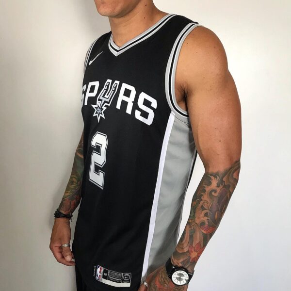Camiseta Regata NBA Swingman San Antonio Spurs - Kawhi Leonard 2 - Icon Edition Preta Nike - Imagem 6