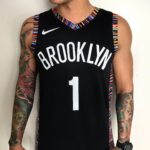 Camiseta Regata Basquete NBA Swingman Brooklyn Nets 1 Russel City Edition Preta Colorida Nike