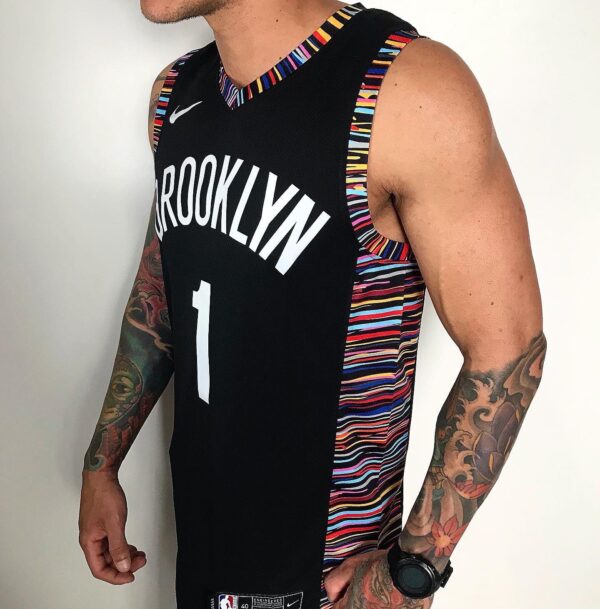 Camiseta Regata Basquete NBA Swingman Brooklyn Nets 1 Russel City Edition Preta Colorida Nike - Imagem 2