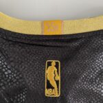 Camiseta Regata Basquete NBA Los Angeles Lakers Preta Mamba Negra - Black Mamba - 24 Kobe Bryant - 5x - Edição Comemorativa - Preta Dourada - Fios de Ouro - Adidas - Imagem 33