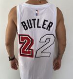 Camiseta Regata Basquete NBA Swingman Miami Heat Butler 22 City Edition Branca Colorida 2023 Nike - Imagem 10