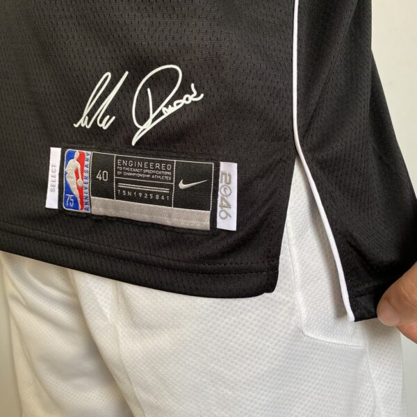 Camiseta Regata NBA Swingman Dallas Mavericks Luka Doncic 77 - Novato do Ano - 2046 - Select Series Rookie Of The Year - Preta Nike - Imagem 8