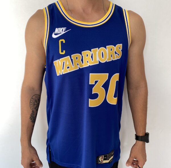 Camiseta Regata NBA Swingman Golden States Warriors Curry 30 Classic Edition Azul 2023 Nike - Imagem 1