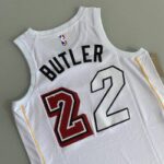 Camiseta Regata Basquete NBA Swingman Miami Heat Butler 22 City Edition Branca Colorida 2023 Nike - Imagem 14