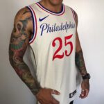 Camiseta Regata NBA Swingman Philadelphia 76ers Simmons 25 City Edition Creme 20-21 Nike - Imagem 3