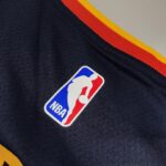 Camiseta Regata NBA Swingman Golden States Warriors Oakland Curry 30 City Edition Preta 2021 Nike - Imagem 19