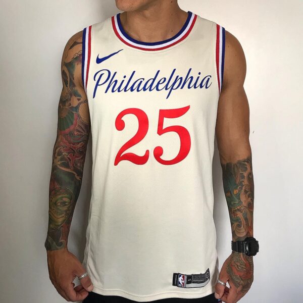 Camiseta Regata NBA Swingman Philadelphia 76ers Simmons 25 City Edition Creme 20-21 Nike - Imagem 1