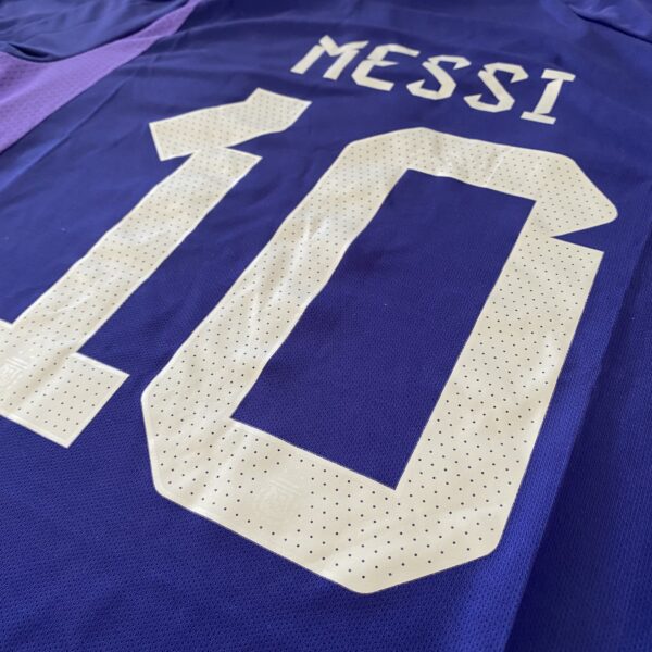 Camisa Seleção Argentina Away - Campeão Mundial - (2) Patch Copa do Mundo Catar - 3 Estrelas - Messi 10 - 2023 Adidas - Versão Torcedor - Imagem 12