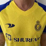 Camisa Al Nassr Home Versão Torcedor Cristiano Ronaldo 7 CR7 2023 Duneus Amarela - Imagem 5