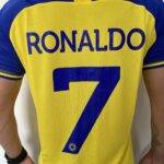 Camisa Al Nassr Home Versão Torcedor Cristiano Ronaldo 7 CR7 2023 Duneus Amarela - Imagem 14