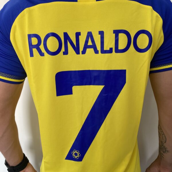 Camisa Al Nassr Home Versão Torcedor Cristiano Ronaldo 7 CR7 2023 Duneus Amarela - Imagem 14
