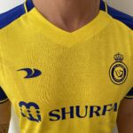 Camisa Al Nassr Home Versão Jogador Cristiano Ronaldo 7 CR7 2023 Duneus Amarela - Imagem 5