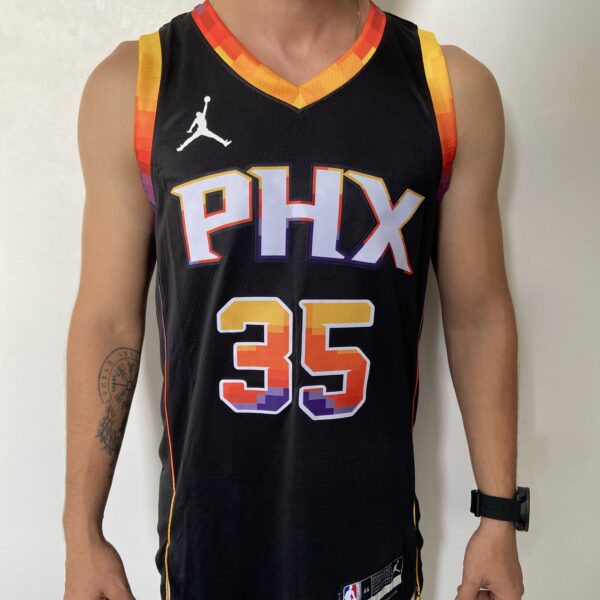 Camiseta Regata NBA Swingman Phoenix Suns Kevin Durant 7 Statement Edition Preta Colorida 2023 Nike - Imagem 6