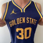 Camiseta Regata NBA Swingman Golden State Warriors Curry 30 Statement Edition Azul 2023 Jordan