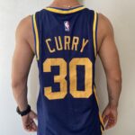 Camiseta Regata NBA Swingman Golden State Warriors Curry 30 Statement Edition Azul 2023 Jordan - Imagem 12