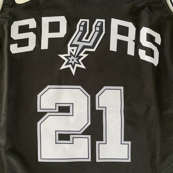 Camiseta Regata NBA Swingman San Antonio Spurs - Tim Duncan 21 - Icon Edition Preta Nike - Imagem 15