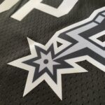 Camiseta Regata NBA Swingman San Antonio Spurs - Tim Duncan 21 - Icon Edition Preta Nike - Imagem 16
