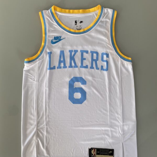 Camiseta Regata Basquete NBA Los Angeles Lakers LeBron James 6 Classic Edition Branca 2023 Nike - Imagem 21