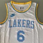 Camiseta Regata Basquete NBA Los Angeles Lakers LeBron James 6 Classic Edition Branca 2023 Nike - Imagem 24