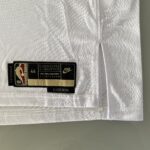 Camiseta Regata Basquete NBA Los Angeles Lakers LeBron James 6 Classic Edition Branca 2023 Nike - Imagem 25