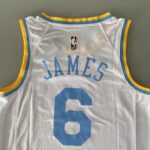 Camiseta Regata Basquete NBA Los Angeles Lakers LeBron James 6 Classic Edition Branca 2023 Nike - Imagem 27