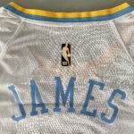 Camiseta Regata Basquete NBA Los Angeles Lakers LeBron James 6 Classic Edition Branca 2023 Nike - Imagem 29