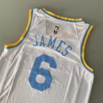Camiseta Regata Basquete NBA Los Angeles Lakers LeBron James 6 Classic Edition Branca 2023 Nike - Imagem 31