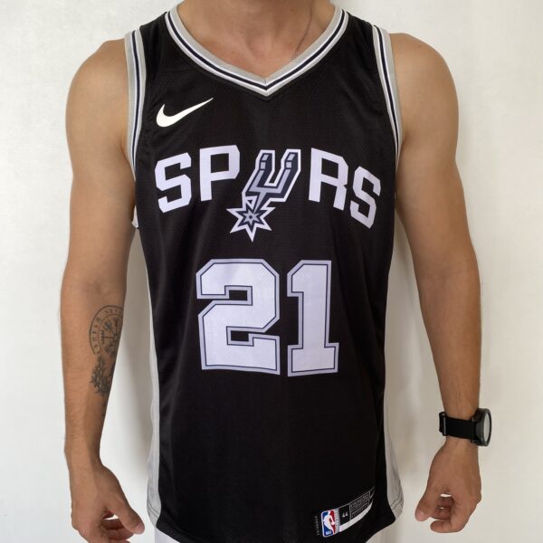 Camiseta Regata NBA Swingman San Antonio Spurs - Tim Duncan 21 - Icon Edition Preta Nike - Imagem 1