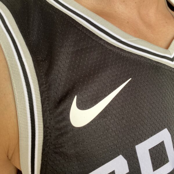 Camiseta Regata NBA Swingman San Antonio Spurs - Tim Duncan 21 - Icon Edition Preta Nike - Imagem 3
