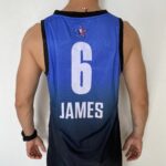 Camiseta Regata Basquete NBA All-Star Game "Team LeBron" Statement Edition LeBron James 6 2023 Azul Nike - Imagem 11
