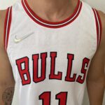 Camiseta Regata NBA Chicago Bulls DeMar DeRozan 11 Association Edition Branca 2022 Nike - Imagem 3