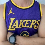 Camiseta Regata Basquete NBA Swingman Los Angeles Lakers LeBron James 6 Statement Edition Roxa 2023 Jordan - Imagem 2