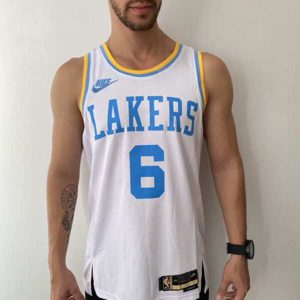 Camiseta Regata Basquete NBA Los Angeles Lakers LeBron James 6 Classic Edition Branca 2023 Nike - Imagem 2