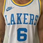 Camiseta Regata Basquete NBA Los Angeles Lakers LeBron James 6 Classic Edition Branca 2023 Nike - Imagem 3